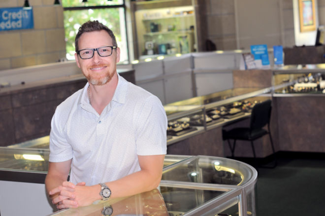 laboscos general manager